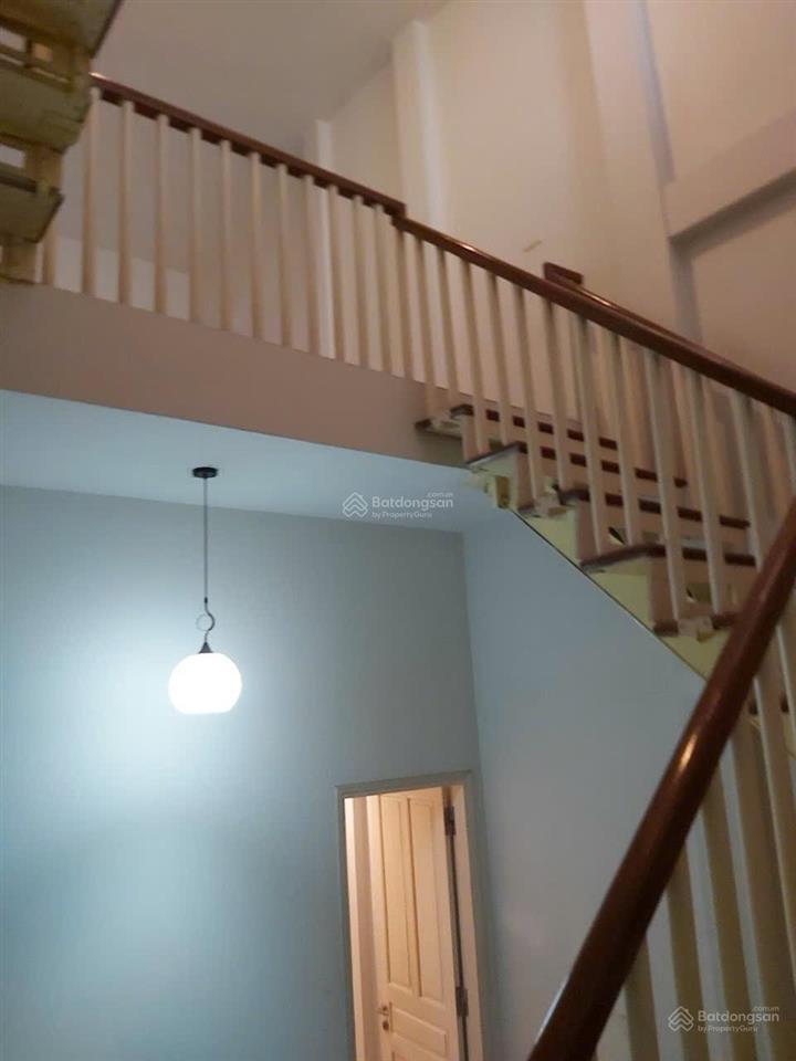Cho thuê nhà plo vạn bảo ba đình dt 55m x7t thang máy ở vp cty 26,5tr/1 th ngõ thông oto.