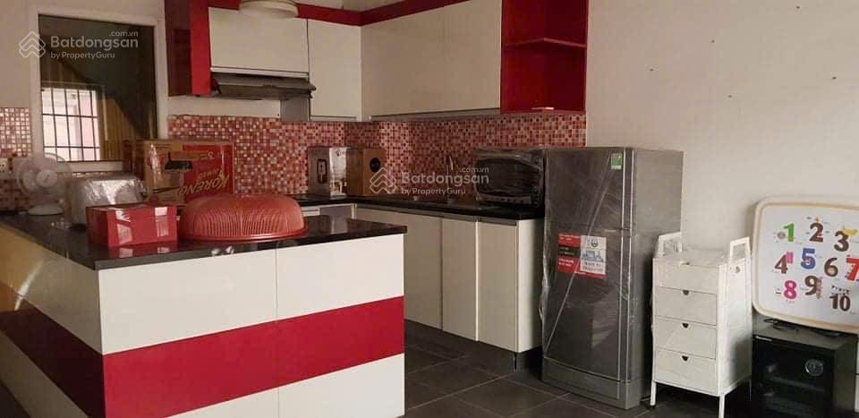 Cho thuê nhà plo vạn bảo ba đình dt 55m x7t thang máy ở vp cty 26,5tr/1 th ngõ thông oto.
