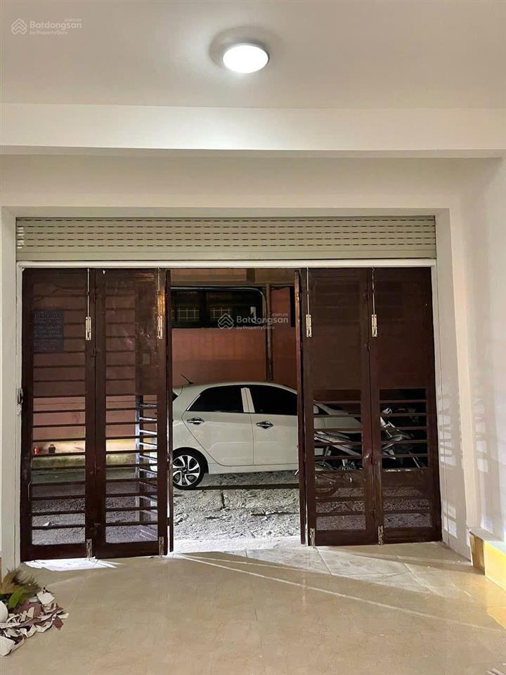 Cho thuê nhà plo vạn bảo ba đình dt 55m x7t thang máy ở vp cty 26,5tr/1 th ngõ thông oto.
