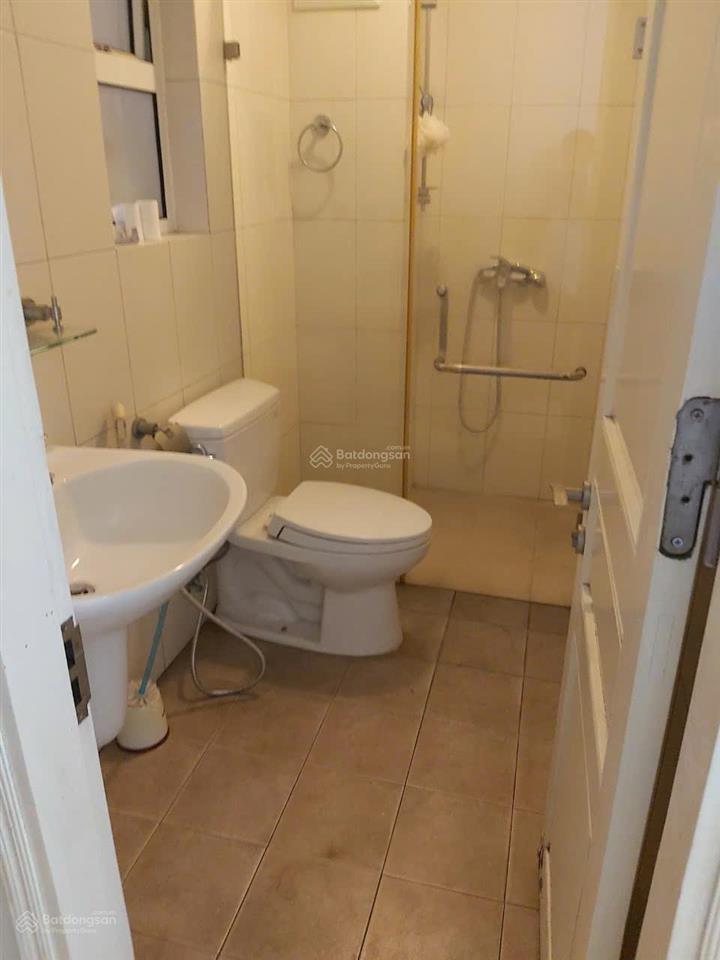 Cho thuê nhà plo vạn bảo ba đình dt 55m x7t thang máy ở vp cty 26,5tr/1 th ngõ thông oto.