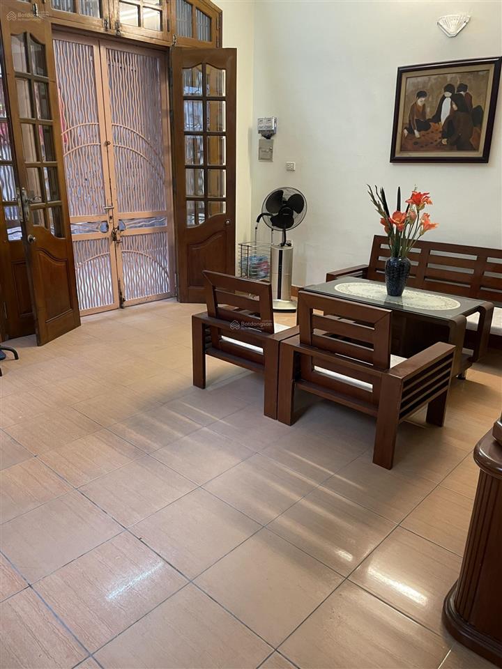 Chính chủ mời thuê bt liễu giai  văn cao dt 200m2 oto x 4,5t đẹp ở kd 55 tr/1th