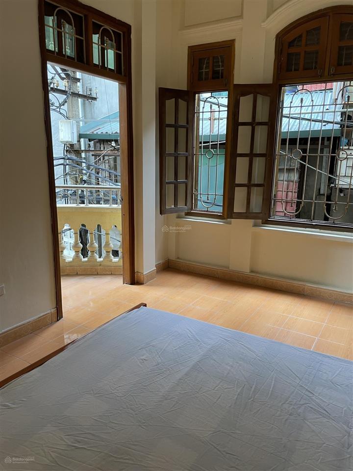Chính chủ mời thuê bt liễu giai  văn cao dt 200m2 oto x 4,5t đẹp ở kd 55 tr/1th