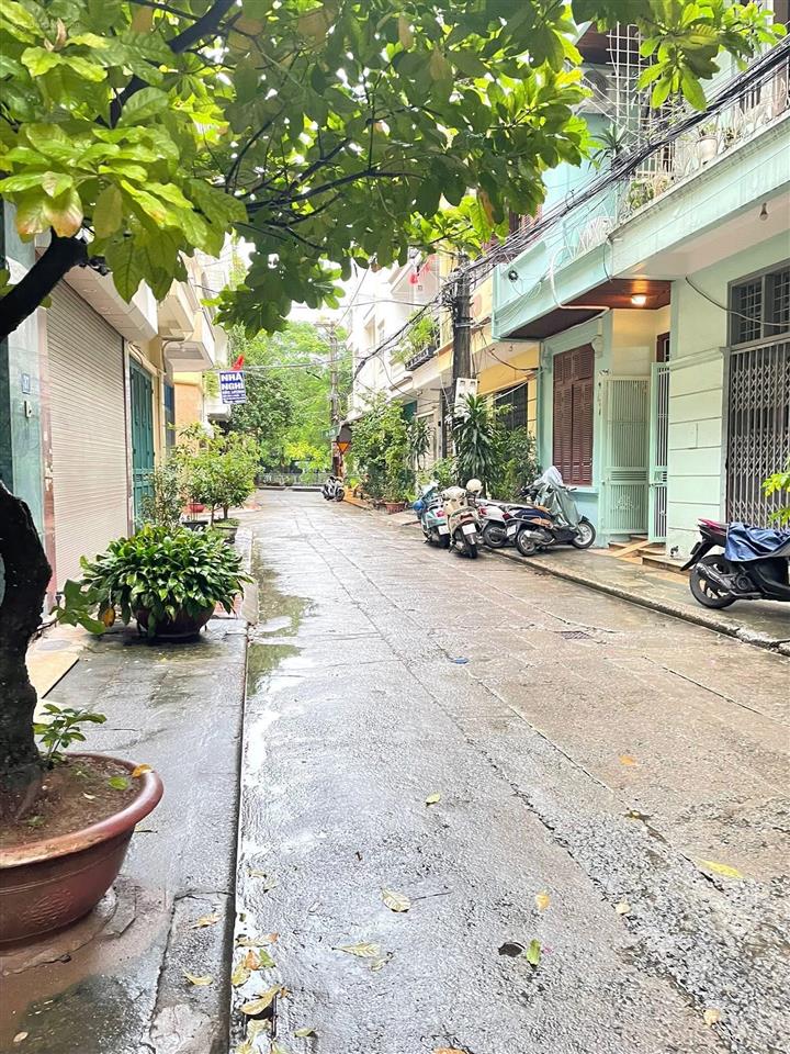 Bán nhà phân lô phố trần đại nghĩa dt 105m2 mt 8,5m đường hè ô tô 38,88 tỷ