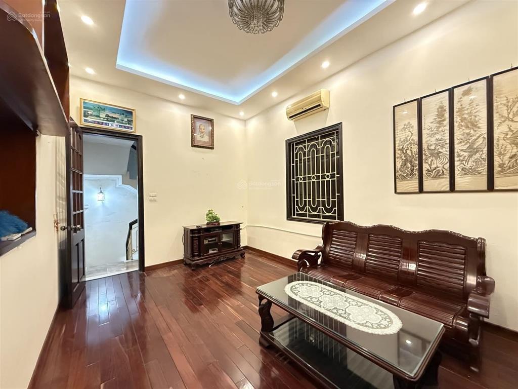 Bán gấp nhà 4 tầng lô góc 50 m2 ở mặt ngõ ô to 63 thái thịnh, chào 14.65 tỷ phú trần 0978 314 ***