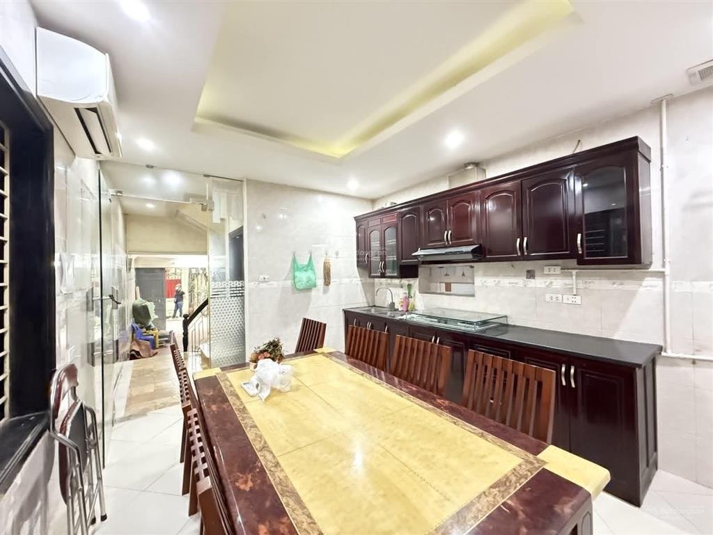Bán gấp nhà 4 tầng lô góc 50 m2 ở mặt ngõ ô to 63 thái thịnh, chào 14.65 tỷ phú trần 0978 314 ***