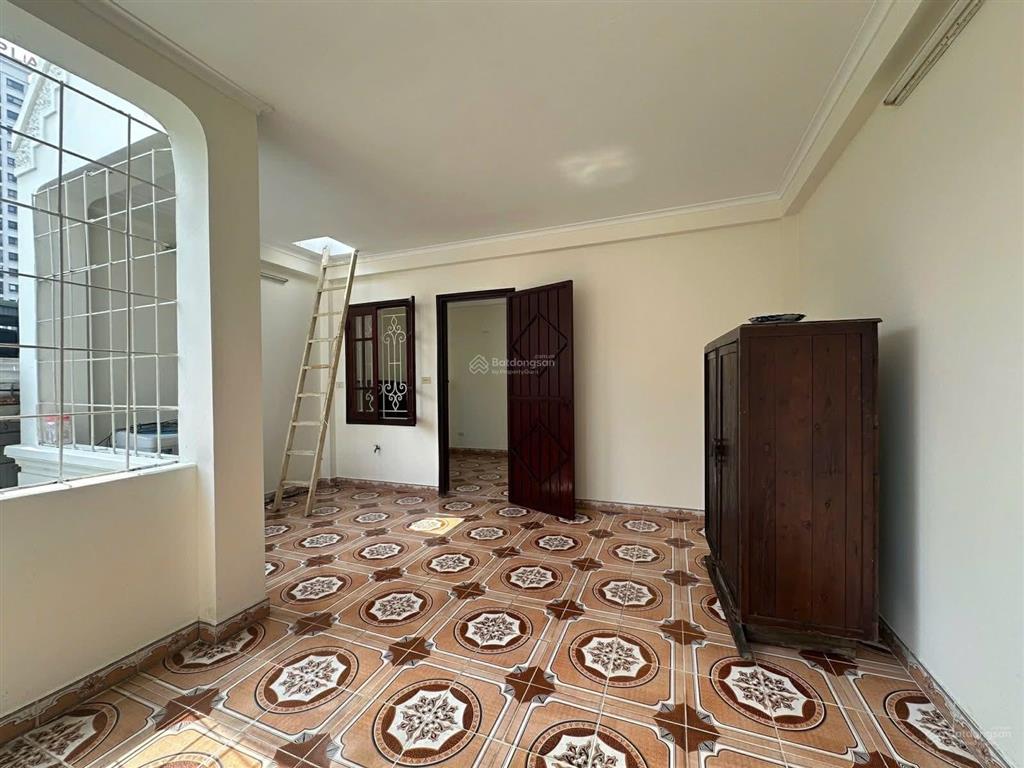 Bán gấp nhà mặt ngõ 36 ngọc khánh dt t2 45m2, xây 5 tầng, chào 9.8 tỷ  phú trần 0978 314 ***