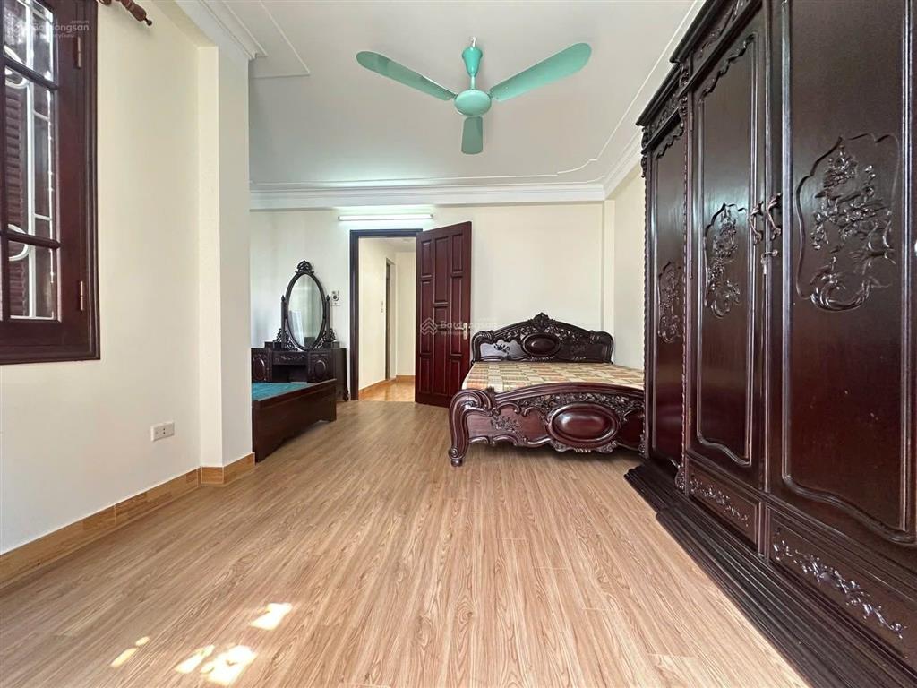 Bán gấp nhà mặt ngõ 36 ngọc khánh dt t2 45m2, xây 5 tầng, chào 9.8 tỷ  phú trần 0978 314 ***