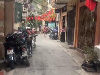 Cho thuê gấp nhà 2 tầng, 25m² ở mặt ngõ 92 thanh nhàn, giá 3.5 triệu.  phú trần 0978 314 ***