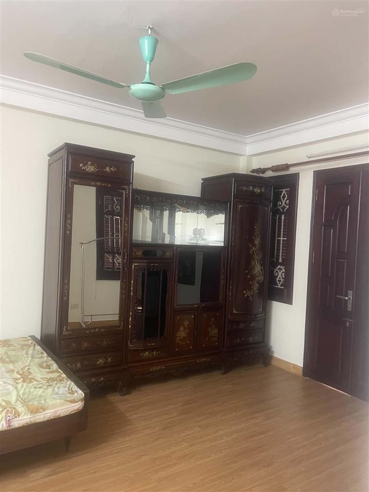 Bán gấp nhà mặt ngõ 36 ngọc khánh 40m2, xây 5 tầng, chào 9.8 tỷ  phú trần 0978 314 ***