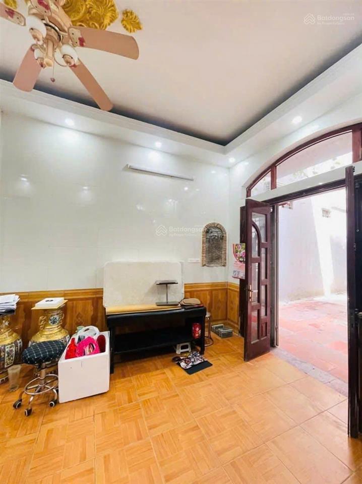 Bán gấp nhà 41m2, xây 5 tầng ở ngõ 92 nguyễn khánh toàn, giá 8.7 tỷ.  phú trần 0978 314 ***