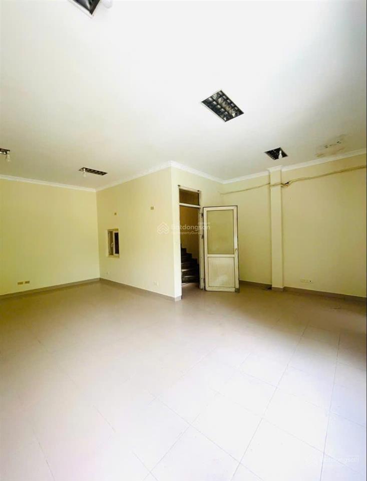 Bán gấp nhà mặt phố trung hòa 52m2, xây 4 tầng, mặt tiền 6m, giá 26 tỷ  phú trần0978 314 ***