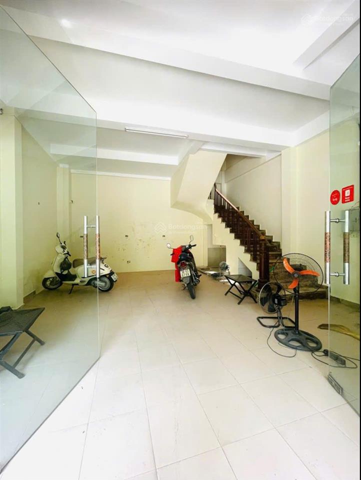 Bán gấp nhà mặt phố trung hòa 52m2, xây 4 tầng, mặt tiền 6m, giá 26 tỷ  phú trần0978 314 ***