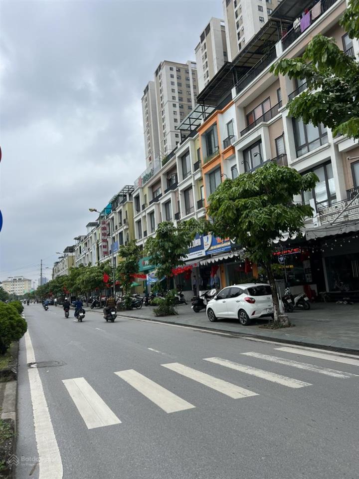 Căn góc liền kề vũ lăng  iec tứ hiệp  61m  4,5 tầng  kinh doanh đỉnh