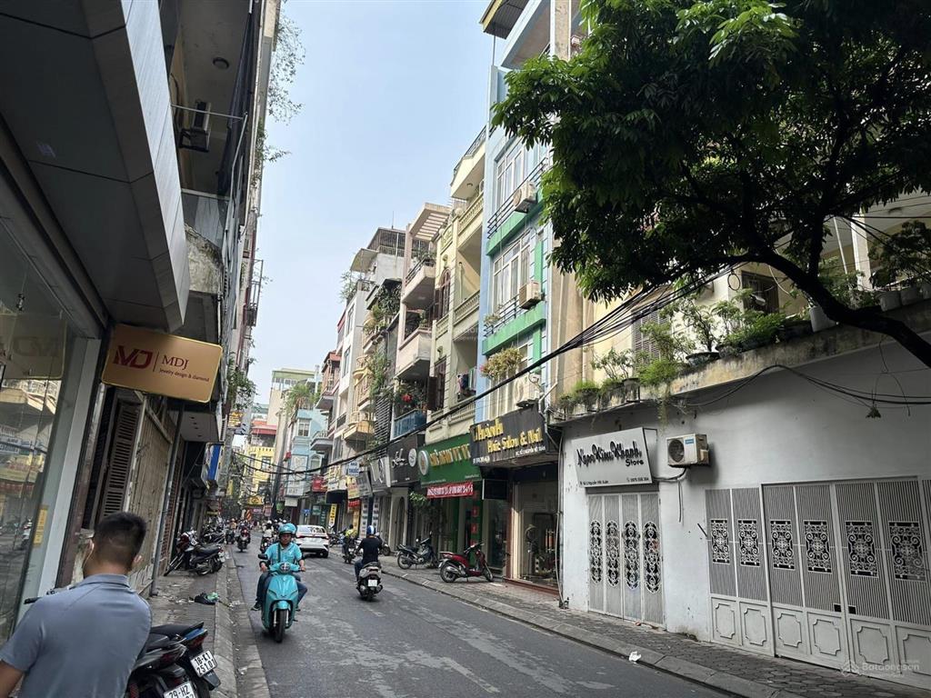 Cho thuê mảnh đất ngõ 28 phố tứ liên, tây hồ, ngõ thông, ô tô 77m2, mt 4.5m, giá 10tr/tháng