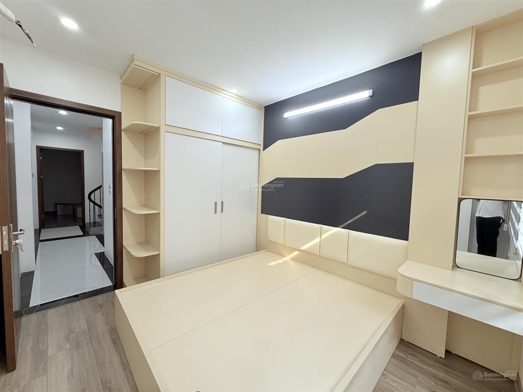 Chính chủ bán nhà 40m2 xây mới 6 tầng, thang máy, 7 ngủ tại kim đồng, giáp bát, ko qh, hơn 9 tỷ