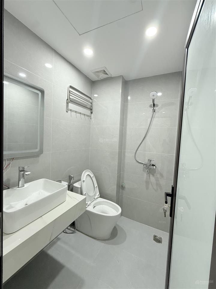 Chính chủ bán nhà 40m2 xây mới 6 tầng, thang máy, 7 ngủ tại kim đồng, giáp bát, ko qh, hơn 9 tỷ
