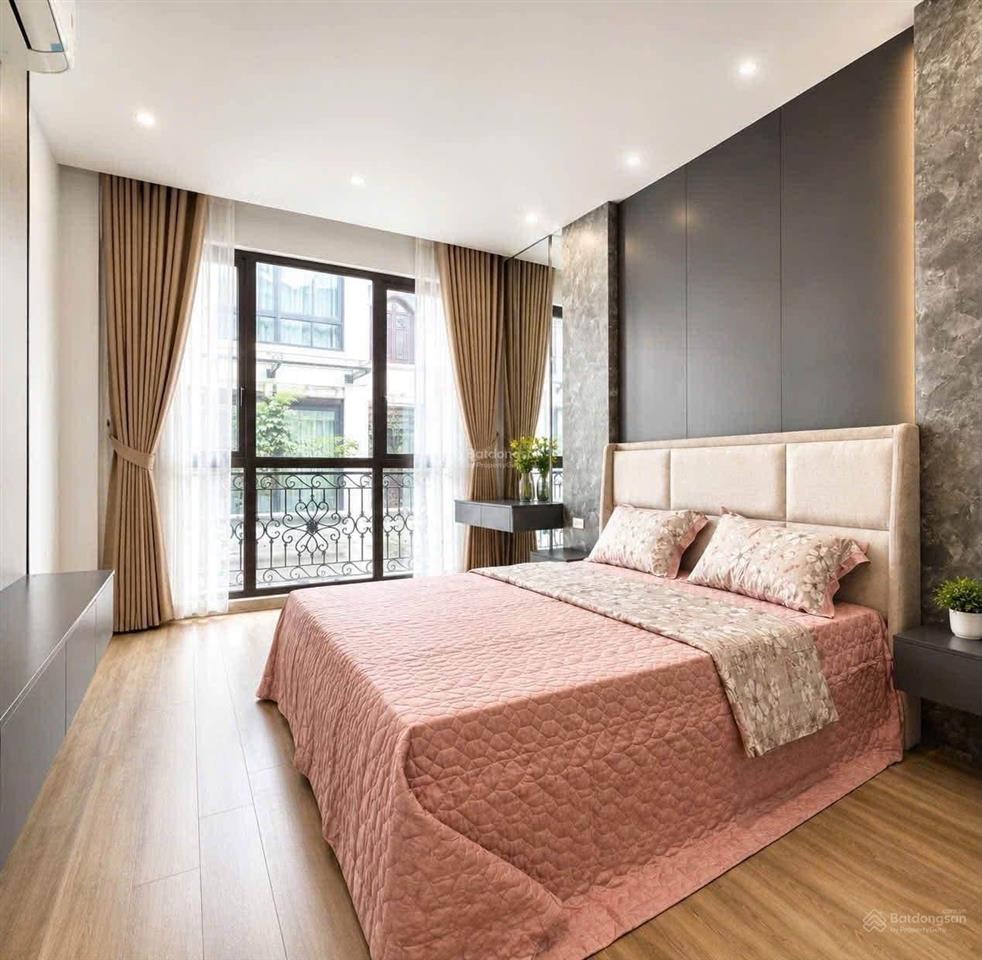 Hơn 300tr/m2phân lôô tô tránhngã tư cát linh văn miếu44m2nhà đẹp