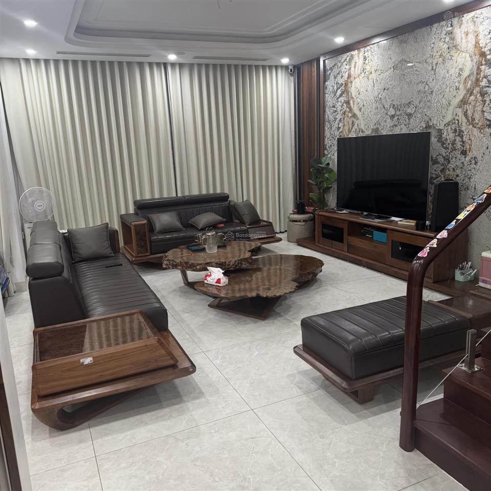 Chính chủ cần bán lô biệt thự 160m & 200m2 full nội thất nhập khẩu, vị trí hoa hậu .