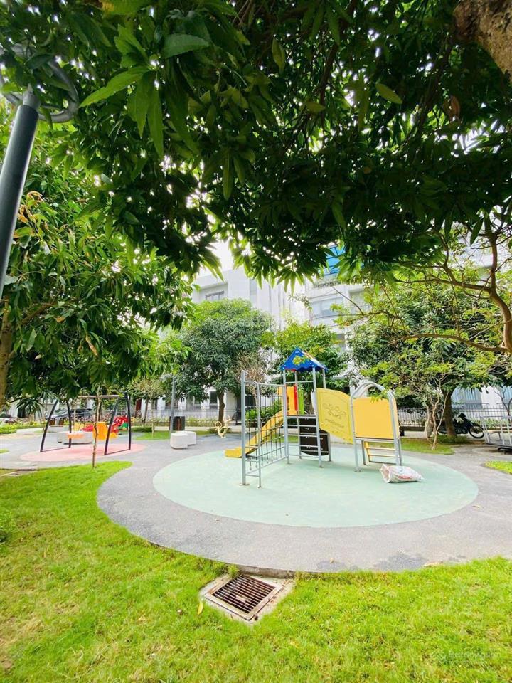 Chính chủ cần bán lô biệt thự 160m & 200m2 full nội thất nhập khẩu, vị trí hoa hậu .