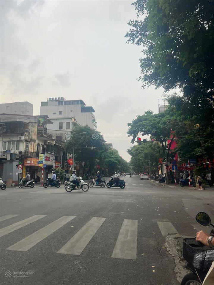 Bán nhà mặt phố phố huế vị trí đẹp trung tâm, dt 353m2, giá 389 tỷ.  0916 448 ***