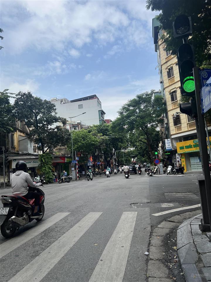 Bán tòa nhà mp lê văn hưu, dt 365m2, mt 11,5 m, xây 8t, 1 hầm 0916 448 ***