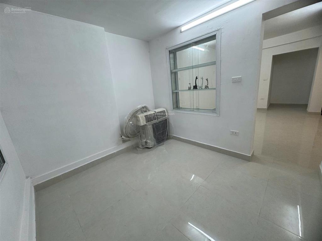 Bán căn hộ tập thể dt 50m 2p.ngủ tầng 4 tk đẹp xinh xắn ngõ ô tô phố nguyễn chí thanh 4,15 tỷ tl
