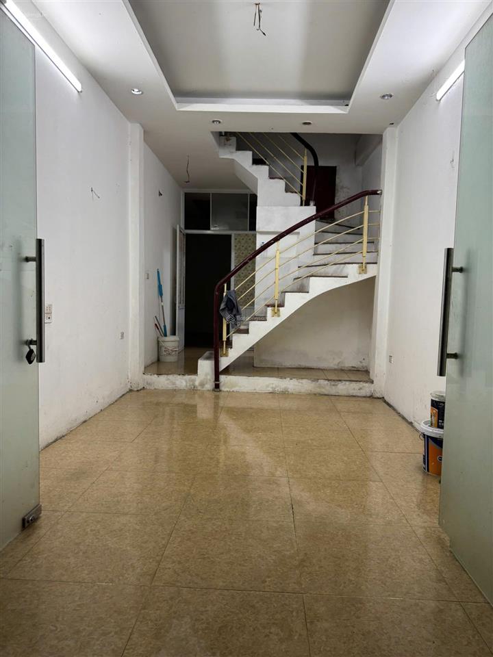 Cho thuê nhà 45m2 x 3 tầng ô tô đỗ cửa tiện ở làm văn phòng, kinh doanh online, kho phố nghĩa dũng