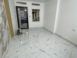 Bán căn hộ tâp thể tầng 1 dt 50m nhà sửa đẹp sạch sẽ tiện ở kinh doanh online phố khương thượng
