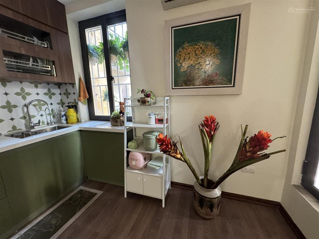 Bán căn hộ tầng 3 căn góc dt 75m thiết kế sịn full nội thất xách vali đến ở mặt phố nguyên hồng