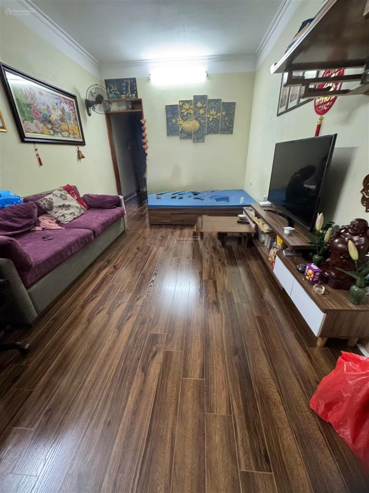 Bán căn hộ tập thể dt 45m² p. ngủ tầng 4 nhà đẹp, sạch sẽ, thoáng ngõ ô tô phố huỳnh thúc kháng