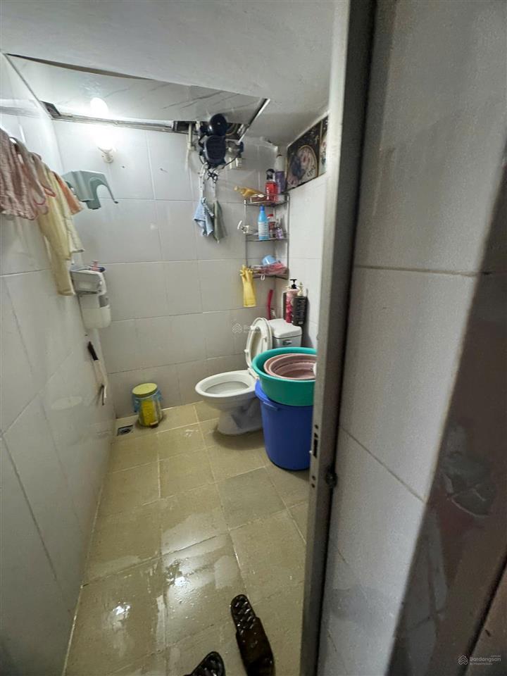 Bán căn hộ tập thể dt 45m² p. ngủ tầng 4 nhà đẹp, sạch sẽ, thoáng ngõ ô tô phố huỳnh thúc kháng