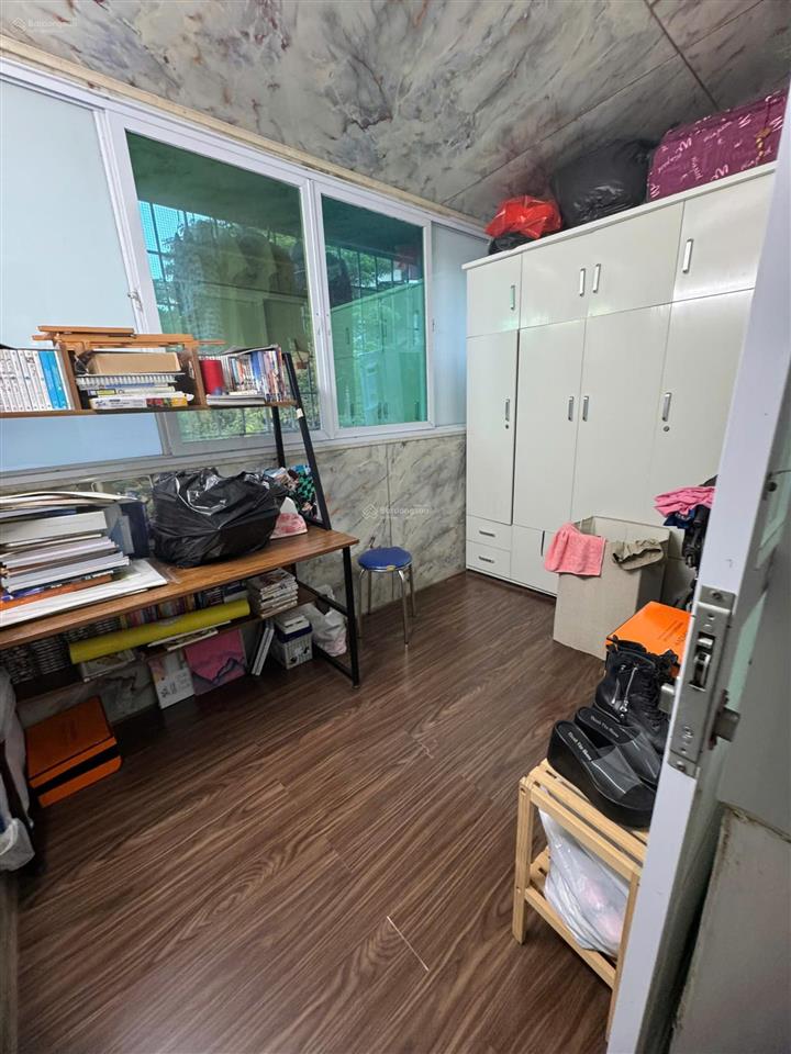 Bán căn hộ tập thể dt 45m² p. ngủ tầng 4 nhà đẹp, sạch sẽ, thoáng ngõ ô tô phố huỳnh thúc kháng