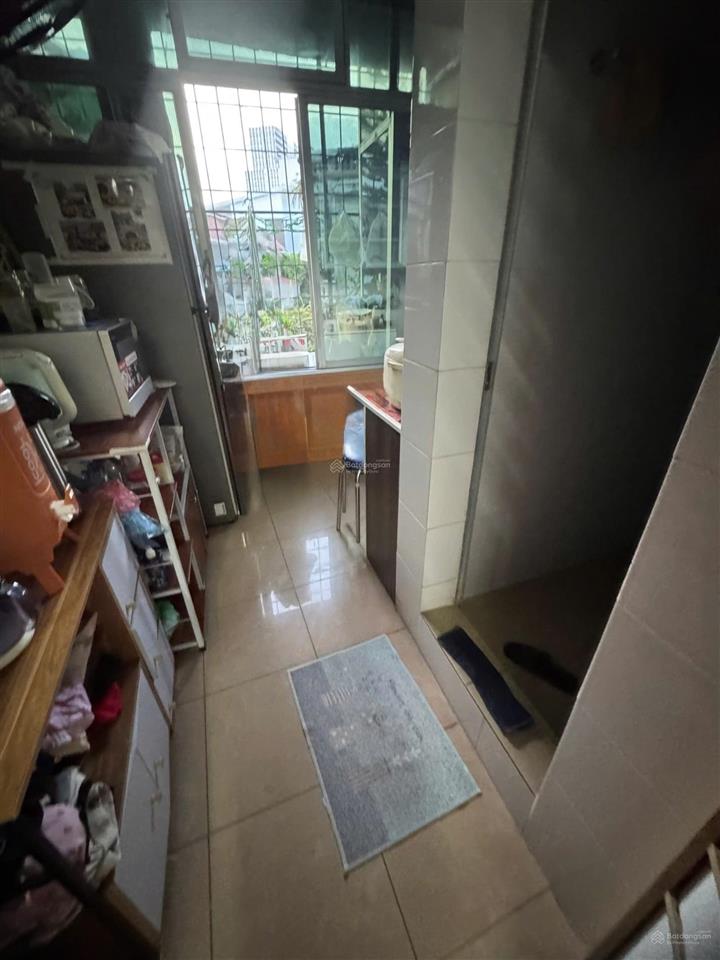 Bán căn hộ tập thể dt 45m² p. ngủ tầng 4 nhà đẹp, sạch sẽ, thoáng ngõ ô tô phố huỳnh thúc kháng