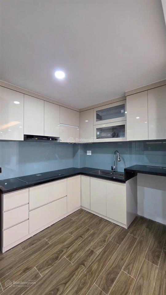 Bán căn hộ tập thể tầng 3 80m2 nhà đẹp nội thất cao cấp tòa nhà mới ô tô đỗ cửa tập thể thành công