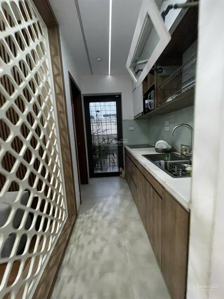 Cho thuê căn hộ tập thể t4 dt 90m2 căn góc full đồ đẹp thoáng xách vali đến ở phố hoàng ngọc phách