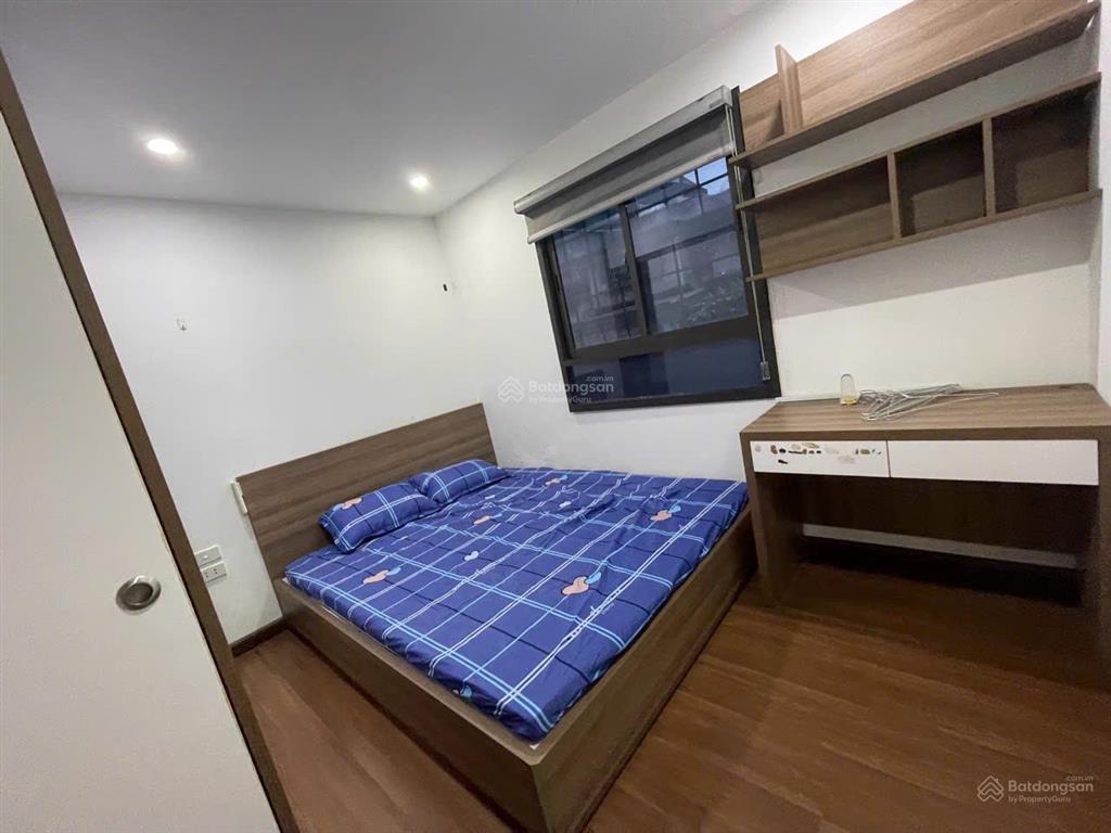 Cho thuê căn hộ tập thể t4 dt 90m2 căn góc full đồ đẹp thoáng xách vali đến ở phố hoàng ngọc phách