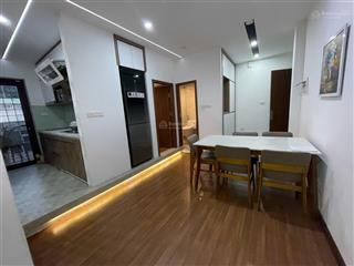 Cho thuê căn hộ tập thể t4 dt 90m2 căn góc full đồ đẹp thoáng xách va li đến ở phố hoàng ngọc phách