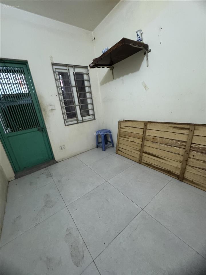 Cho thuê nhà riêng dt 15m2 x 4t nhà mấy bc chân ra đường ô tô phố đê la thành nhỏ gần ngã 4 xã đàn