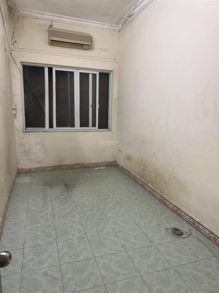 Cho thuê nhà riêng dt 15m2 x 4t nhà mấy bc chân ra đường ô tô phố đê la thành nhỏ gần ngã 4 xã đàn