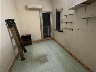 Cho thuê nhà riêng dt 15m2 x 4t nhà mấy bc chân ra đường ô tô phố đê la thành nhỏ gần ngã 4 xã đàn