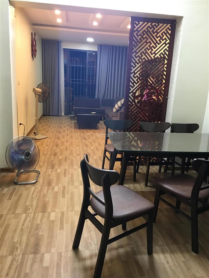 Cho thuê căn hộ tập thể tầng 3 dt 75m2 02p. ngủ nhà đẹp đủ đồ phố hoàng ngọc phách giá 8tr/tháng