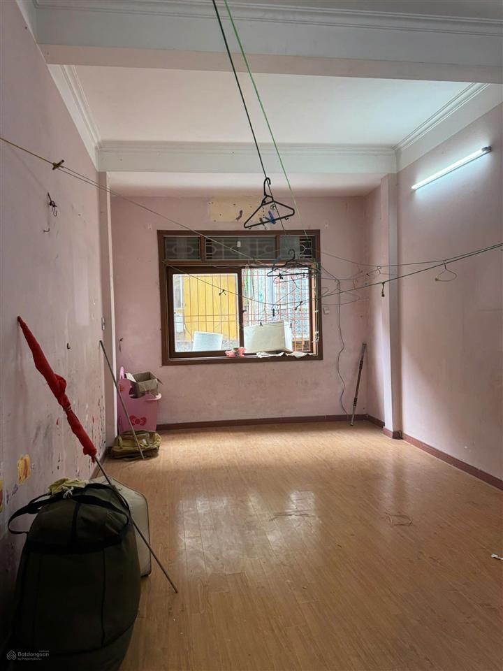Bán nhà 4t x dt33m nhà dân xây kiên cố ngõ thông ô tô kia đỗ cửa tiện ở, kd, vp ngõ phố htk kéo dài
