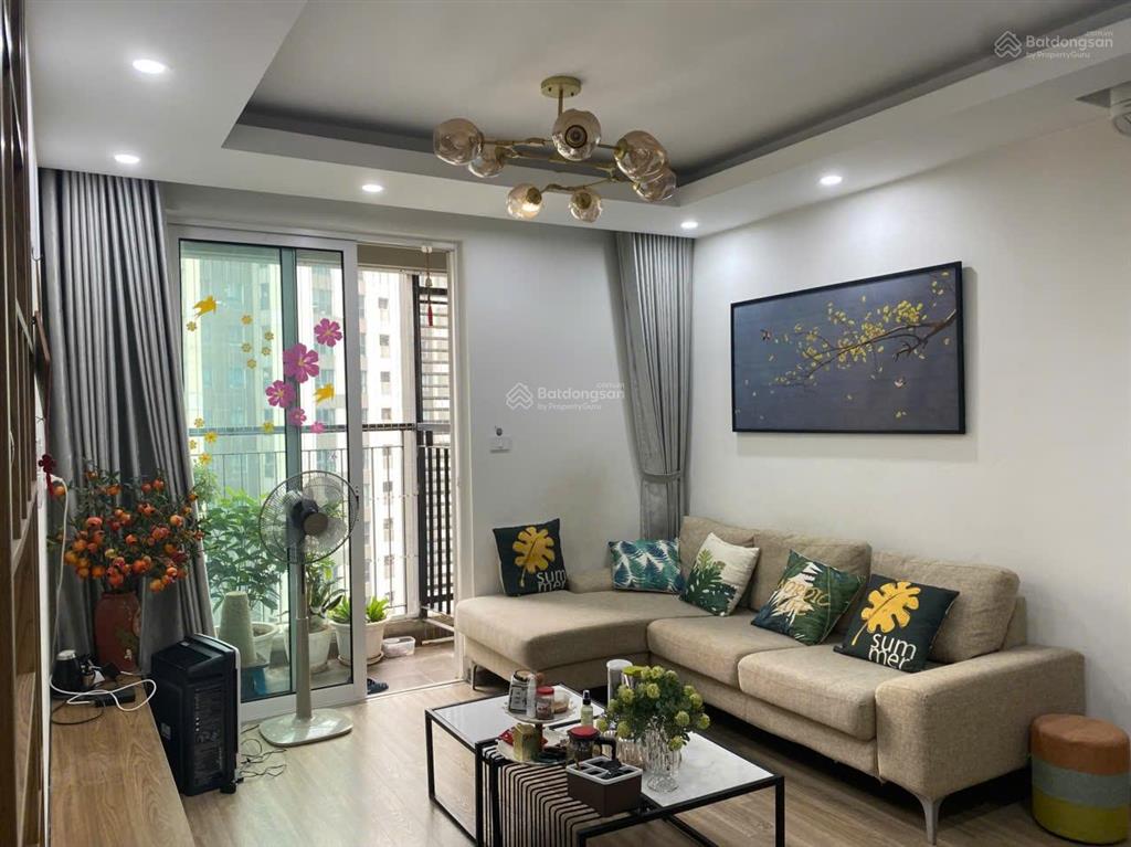 Bán căn hộ chung cư cc dt 76,6m tầng cao view đẹp nội thất xịn tòa s2 seasons avenue hà đông