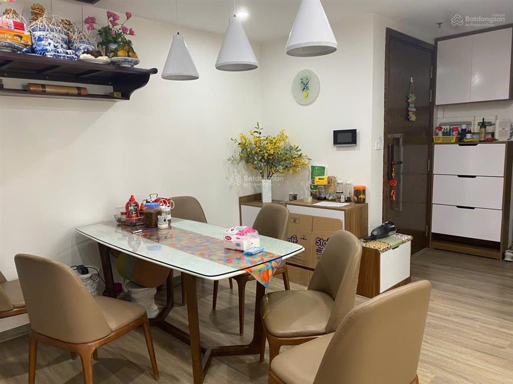 Bán căn hộ chung cư cc dt 76,6m tầng cao view đẹp nội thất xịn tòa s2 seasons avenue hà đông
