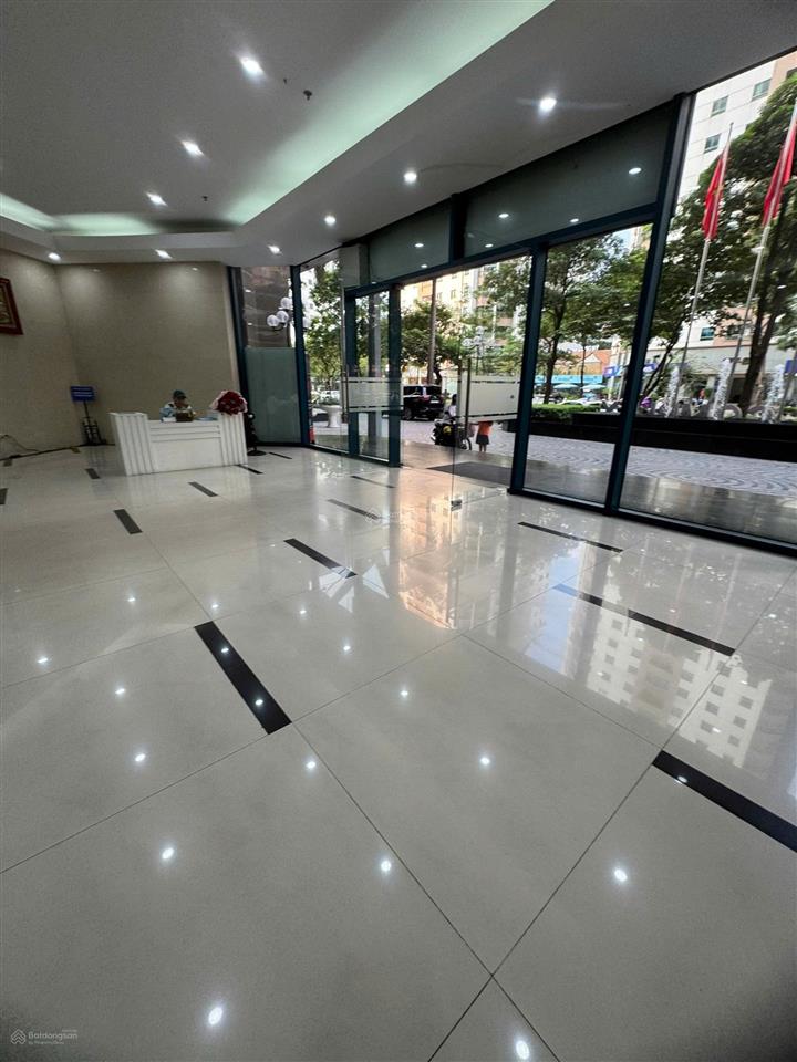 Bán căn hộ chung cư n04, dt 94m căn góc tầng đẹp view đẹp tk thoáng ấm cúng mặt phố hoàng đạo thúy