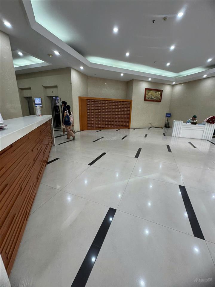 Bán căn hộ chung cư n04, dt 94m căn góc tầng đẹp view đẹp tk thoáng ấm cúng mặt phố hoàng đạo thúy