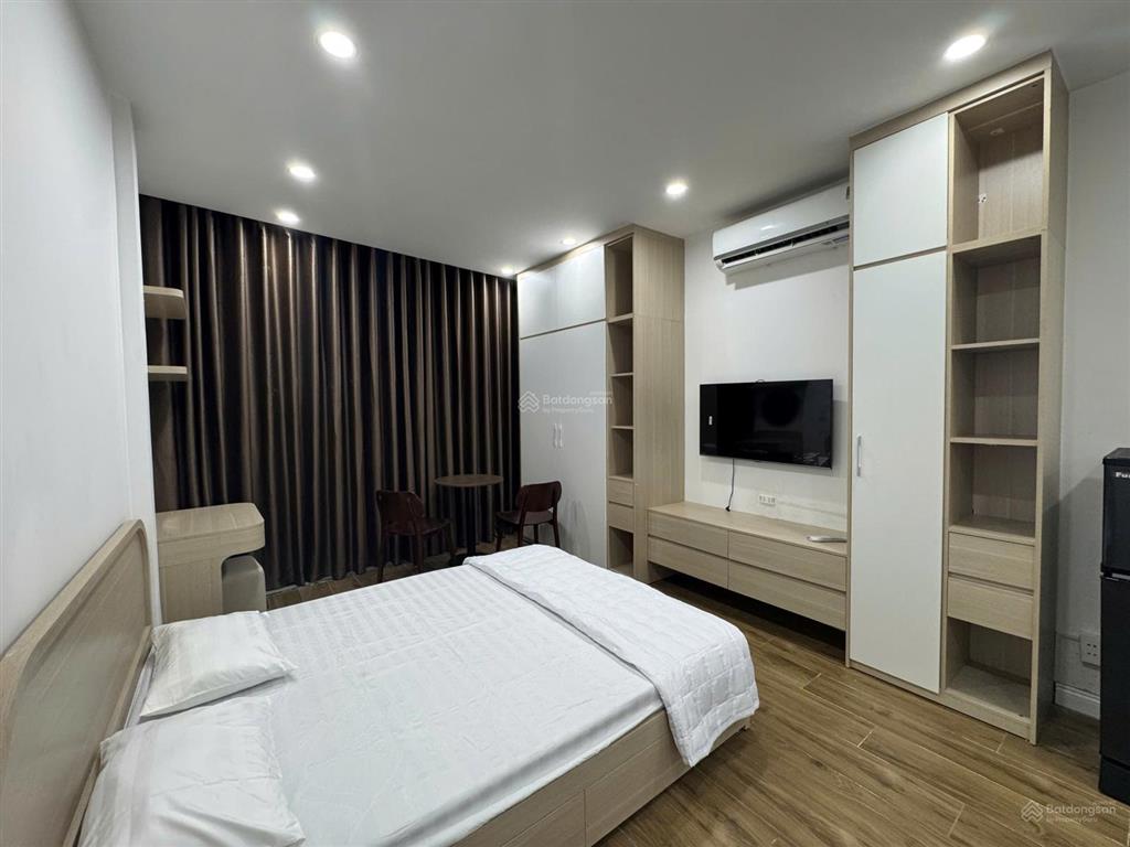 Cho thuê tòa nhà 9 tầng thang máy 496 xã đàn, p. đống đa 7 studio full nội thất, giá 55 tr/1 tháng