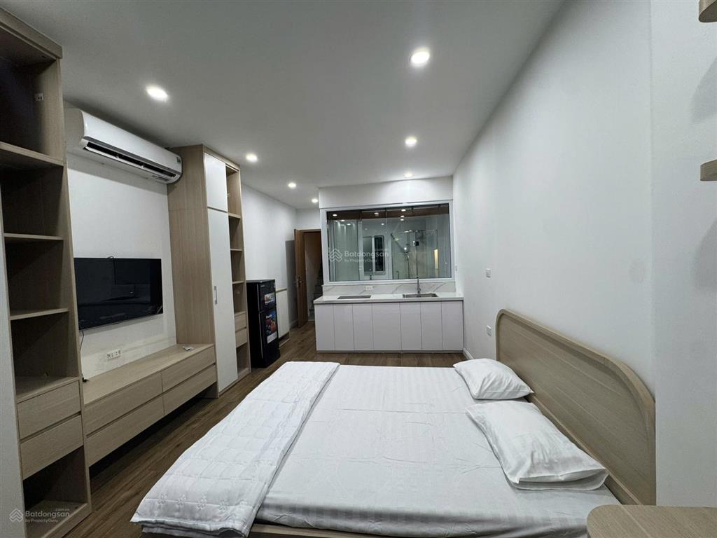 Cho thuê tòa nhà 9 tầng thang máy 496 xã đàn, p. đống đa 7 studio full nội thất, giá 55 tr/1 tháng