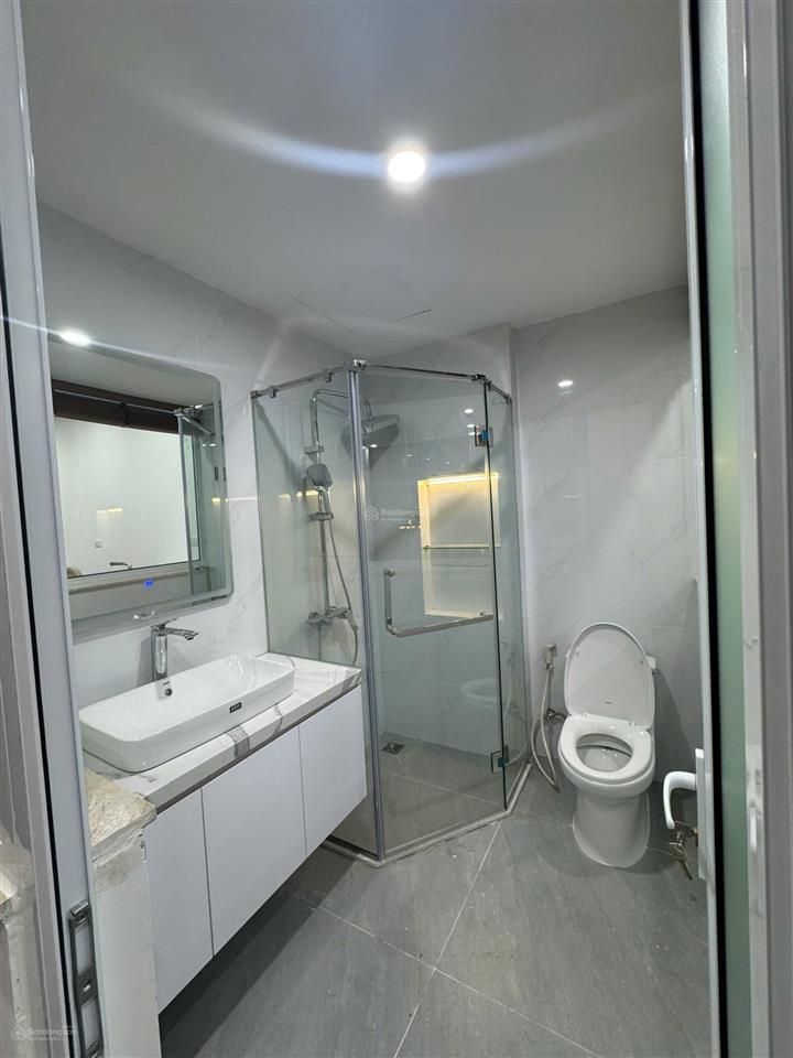 Cho thuê tòa nhà 9 tầng thang máy 496 xã đàn, p. đống đa 7 studio full nội thất, giá 55 tr/1 tháng