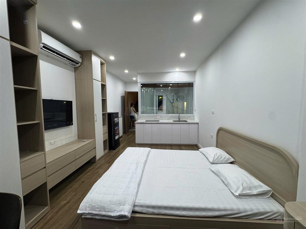 Cho thuê tòa nhà 9 tầng thang máy 496 xã đàn, p. đống đa 7 studio full nội thất, giá 55 tr/1 tháng